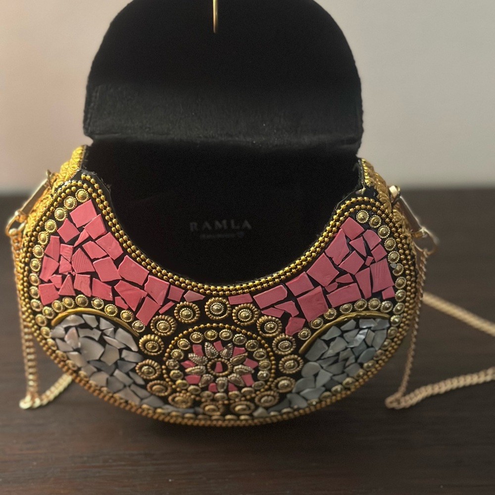 Ramla Handmade Moroccan Pink and Gold Clutch - Picture 4 of 5